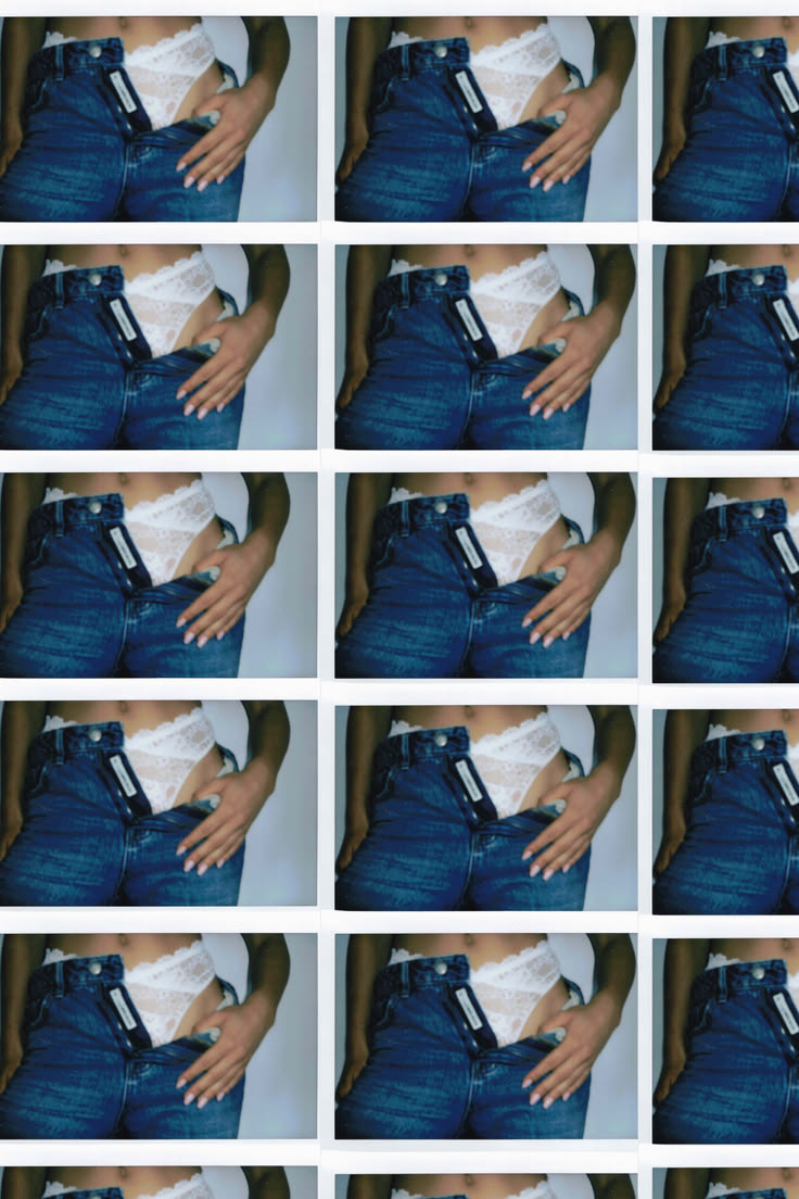 collage polaroids met open denim jeans en witte kanten string 